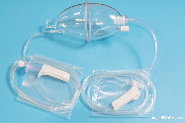 如何测试输液器泄漏和流量等物理性能?